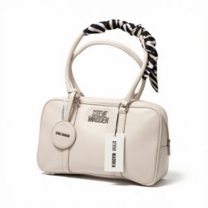 Bolso beige estructurado con correa larga y detalle de pañuelo
