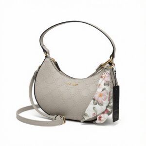 Bolso Nine West color crema con pañuelo floral